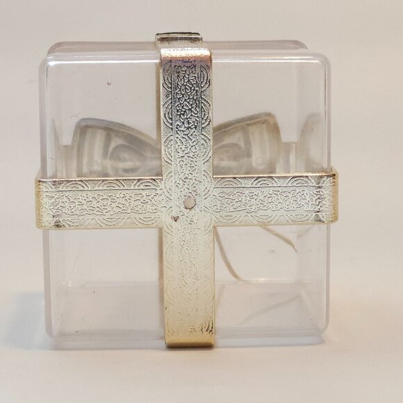 PRETTY Acrylic Present Box Presentation Box Ornament Gold Bow Clear Acrylic - Picture 2 of 9